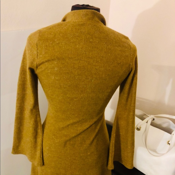🌺🌺SOLD 🌺🌺Mini bell sleeve sweater dress size - Picture 5 of 5